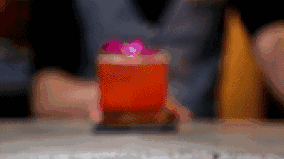 20岁barman养成记:不想开餐吧的小鲜肉不是好调酒 有人说:drink