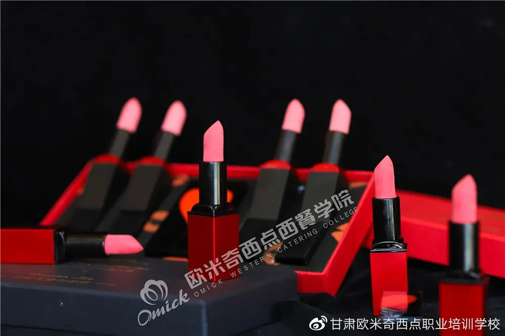 ↑图:口红套盒-巧克力